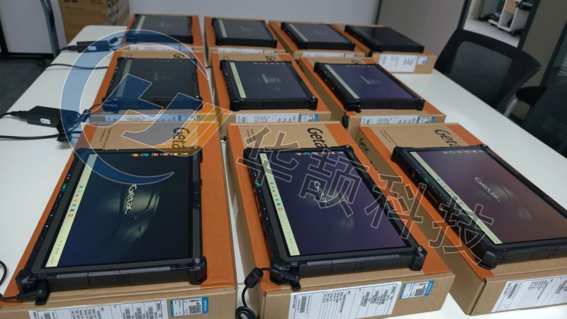 華頡科技作為神基金牌伙伴，率先實(shí)現(xiàn)國(guó)內(nèi)首家F120強(qiáng)固型平板首批出貨！