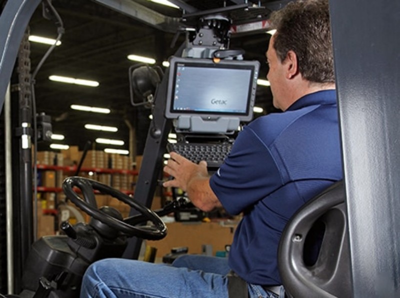 如何通過抗震車載平板電腦實現叉車與物流車智能化倉儲管理?